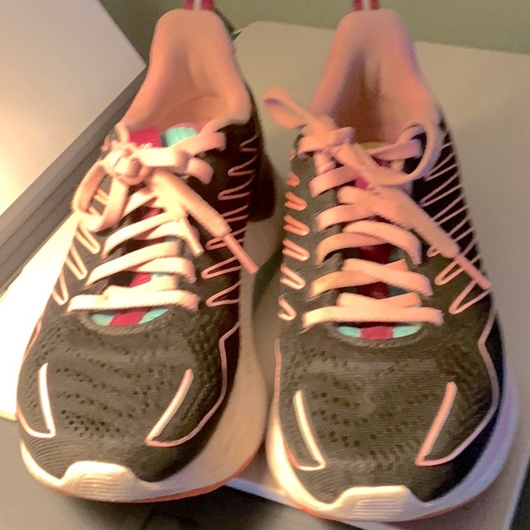 Saunony Endorphin runnung shoes size 6.5 - Picture 2 of 4